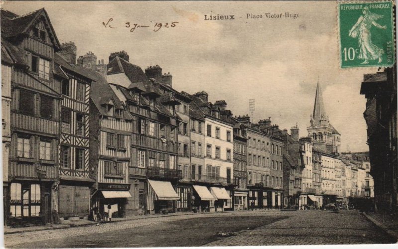 CPA LISIEUX Place Victor-Hugo (1225462)