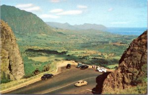 Postcard Hawaii - Nuuanu Pali and Windward Oahu - lookout point with old cars