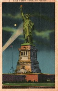 Vintage Postcard 1939 Statue Of Liberty At Night Bedloe's Island New York City