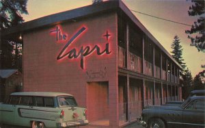 LAKE TAHOE SOUTH SHORE CALIFORNIA~THE CAPRI MOTEL-1950s AUTOMOBILES POSTCARD