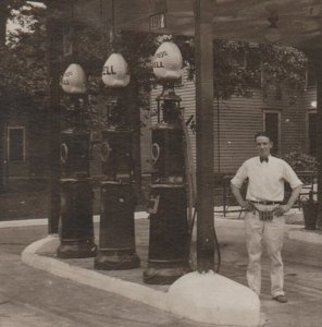 Rockford ILLINOIS RPPC c1935 SHELL GAS STATION Gasoline PUMPS Attendant SIGNS IL