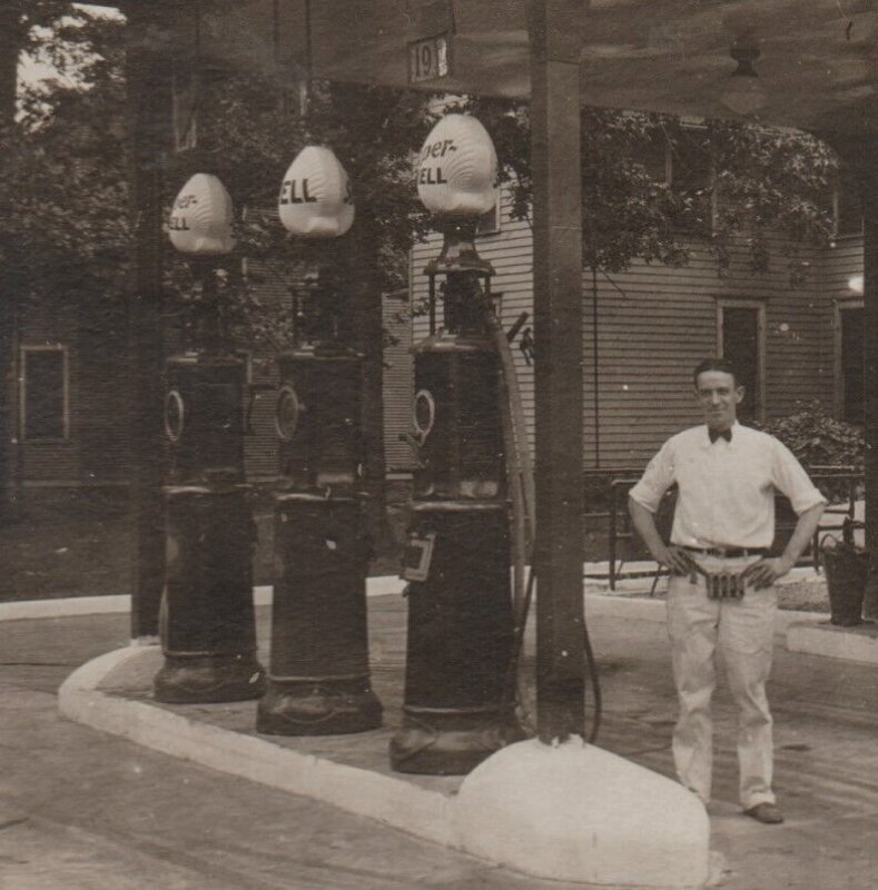 Rockford ILLINOIS RPPC c1935 SHELL GAS STATION Gasoline PUMPS Attendant SIGNS IL