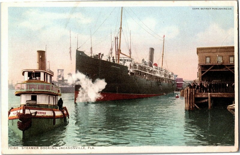 Steamer Docking in Jacksonville FL, Towboat Vintage Postcard D72