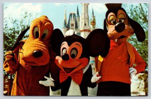 Theme Park~Walt Disney World~Mickey Mouse Pluto & Goofy Welcome Guests~1960s