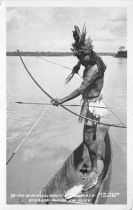 US21 South America postcard Brasil native fishing with bow on a wood boat