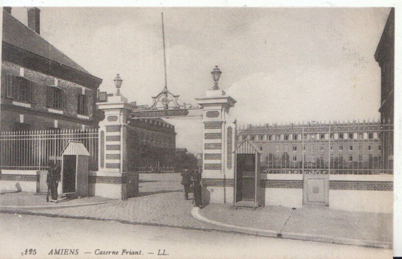 France Postcard - Amiens - Caserne Friant - Ref 4922A