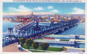 VINTAGE POSTCARD THE GOVERNMENT BRIDGE BETWEEN DAVENPORT IA AND ROCK ISLAND IL