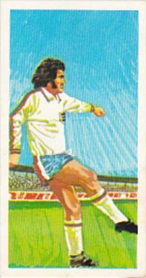 Brooke Bond Trade Card Play Better Soccer No 21 The Long Pass