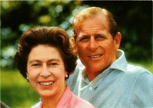 CPM AK HM Queen Elizabeth II & HRH Prince Philip BRITISH ROYALTY (836731)