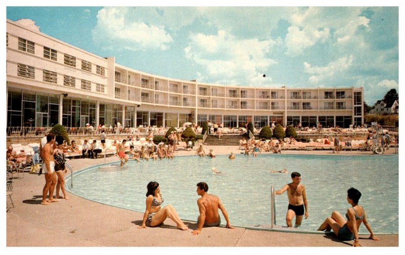 New York  Loch Sheldrake Charles and Lillian Brown's Hotel , Outdoor Pool