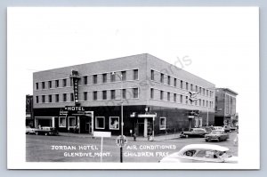 J89/ Glendive Montana RPPC Postcard c1950s Jordan Hotel Kids Free 336