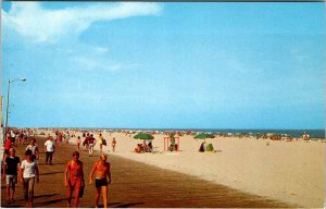 Postcard BEACH SCENE Ocean City Maryland MD AO1307