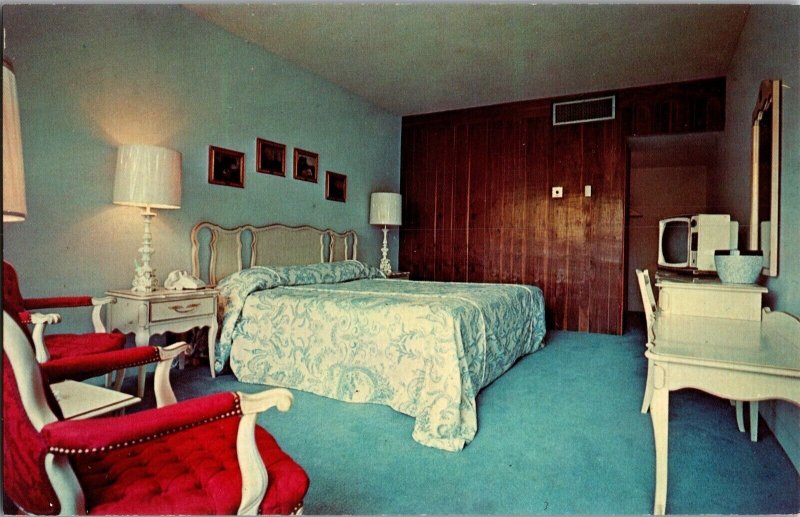 Guest Room, Horne's Motor Lodge & Crown Restaurant, Asheville NC Postcard L68