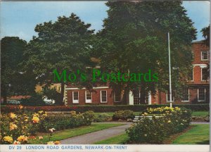 Nottinghamshire Postcard - Newark On Trent, London Road Gardens Ref.RR17211