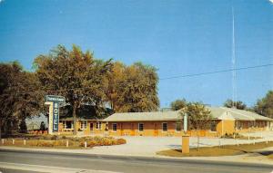 Kankakee Illinois Fairview Courts Motel Street View Vintage Postcard K35734