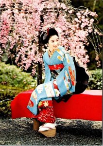 Kyoto, Japan  BEAUTIFUL MAIKO In KIMONO  Apprentice Japanese Geisha 4X6 Postcard