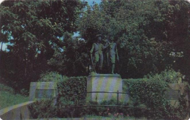 Missouri Tom and Huck Statue At Cardiff Hill