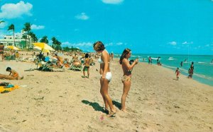 USA Blue Waters And Blue Sky Miami Beach Vintage Postcard 07.44