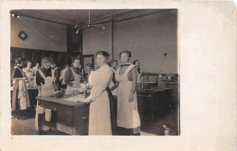 D94/ Occupational Real Photo RPPC Postcard c1910 Nurses? Cooking Class 5