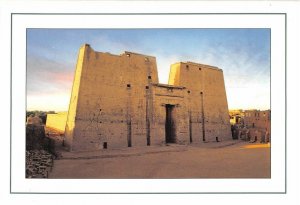 MIN0498 egypt asswan edfu temple the main pylon hieroglyphs