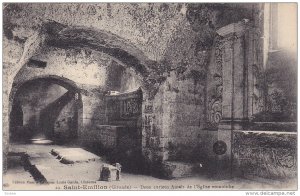 Saint-Emilion , France , 00-10s ;Deux curieux Autels de l'Egglise monolithe