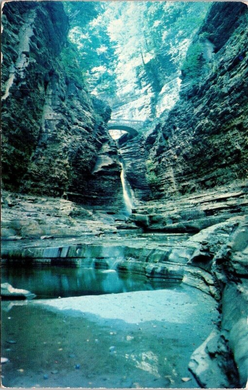 Central Cascade Watkins Glen New York NY Layered Rock Waterfall Postcard WOB UNP 