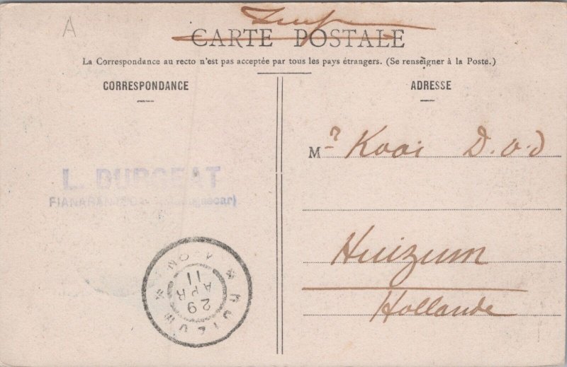 Madagascar Sur le Lacs Vintage Postcard C348