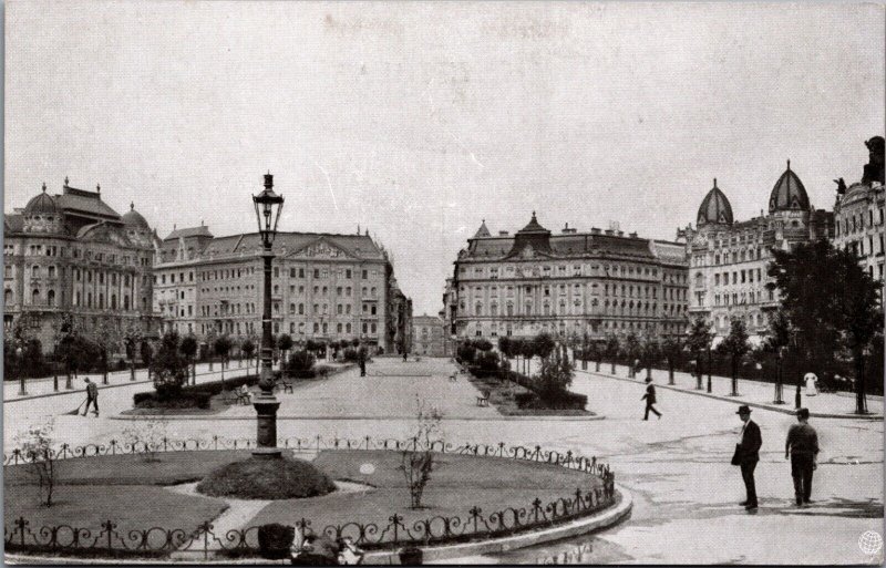 Hungary Budapest Szabadsag Ter Vintage Postcard C240