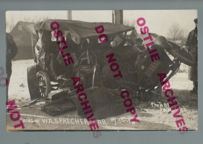 Waverly IOWA RPPC 1917 ADVERTISING F.W. Mueller PHOTOGRAPHY STUDIO Car ACCIDENT 