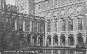 uk20478 fountain court  hampton court palace london real photo uk