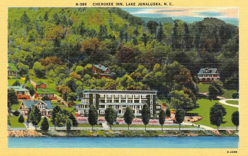 LAKE JUNALUSKA, North Carolina NC  CHEROKEE INN & Nearby Homes ROADSIDE Postcard