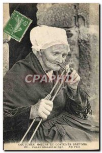 Postcard Old Habits and Customs Britons Costumes Woman Turning on His Pipe Fo...