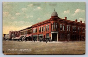 J96/ Monett Missouri Postcard c1910 Broadway Stores People 460