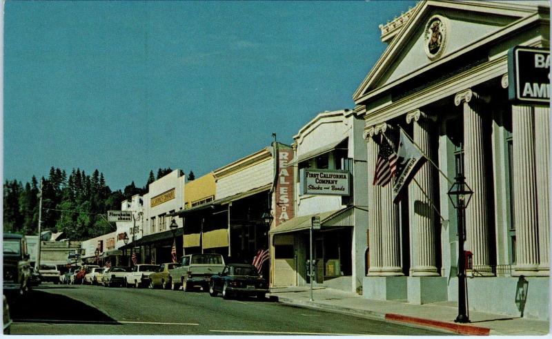 GRASS VALLEY, CA California    MILL STREET SCENE   c1960s  Cars Bank  Postcard