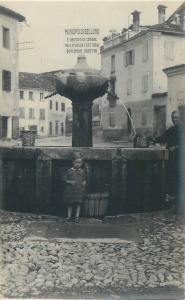 Italia Municipio di Belluno fontana Italy photo postcard