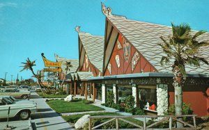 Vintage Postcard 1963 Signal House Shops Gift Complex In St. Petersburg Florida