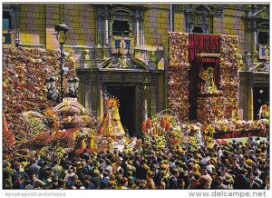 Spain Valencia Ofrenda de flores a la Virgen