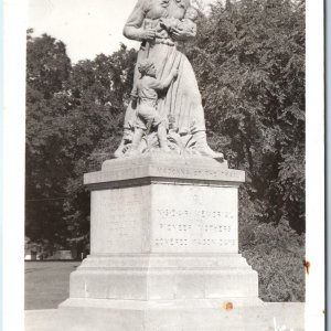 c1940s Vandalia, IL RPPC Madonna on the Trail Memorial Pioneer Mother Benke A166