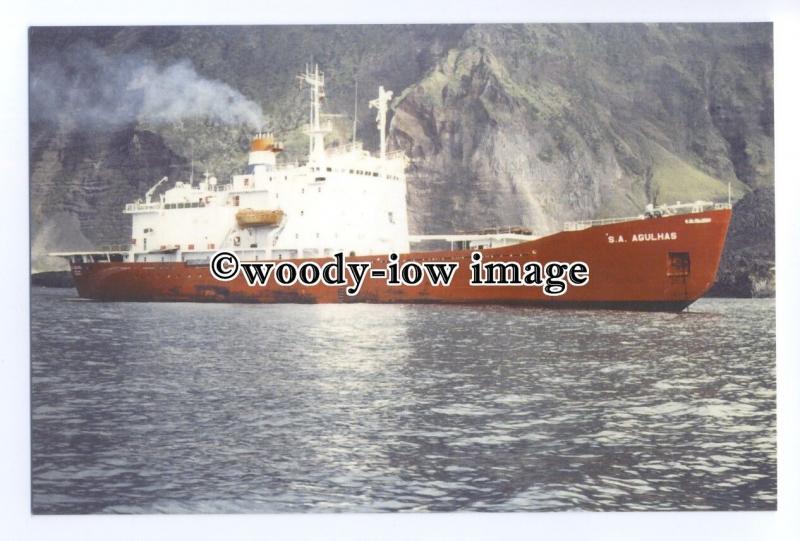 cd0401 - South African Research Ship - S.A Agulhas , built 1978 - postcard