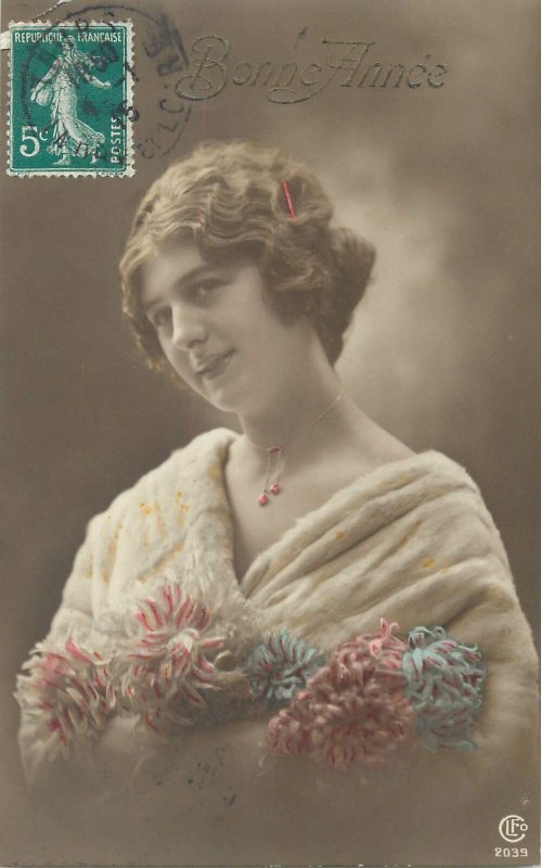 mysterious smiling elegant lady dress fancy coiffure flower bouquet Postcard