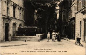 CPA AVIGNON - Rue des Teinturiers - Les Roues (511627)