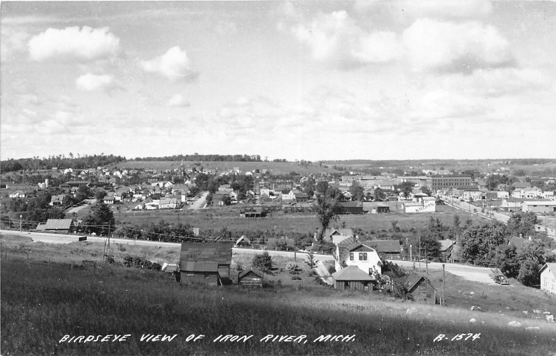 G21/ Iron River Michigan RPPC Postcard c1940s Birdseye View Homes