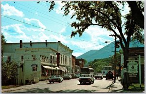 Maine Street Manchester Center Vermont Houses & Mountain In Distance Postcard