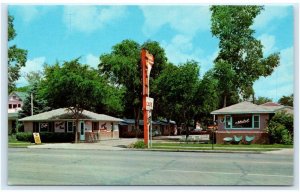 FORT MORGAN, CO ~ Roadside  APPLE ORCHARD MOTEL  c1960s Weld County Postcard