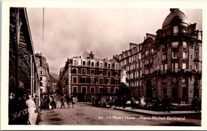 France Le Mont-Dore Place Michel Bertrand Vintage RPPC C003