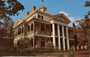 CA - Disneyland. Haunted Mansion