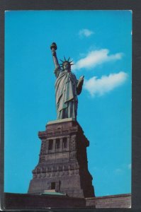 America Postcard - Statue of Liberty on Bedloe's Island in New York Bay  RS20689