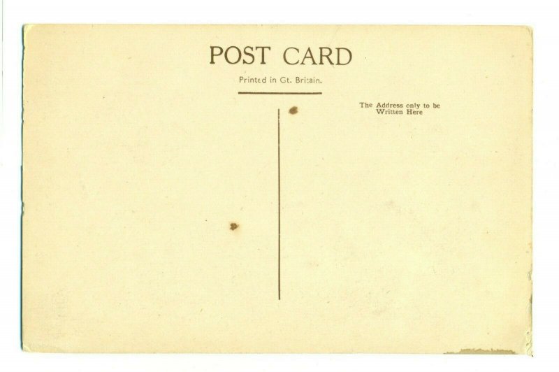 Postcard The Castle And Square, Caernarvon VPC02.