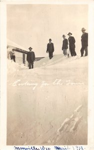 H7/ Manville Wyoming Postcard RPPC 1912 Blizzard Shovel Men Building