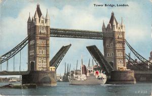 uk8465 tower bridge  london  uk ship bateau